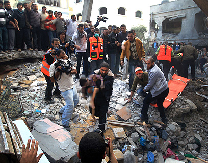 11 הרוגים, מהם 7 בני משפחה. עזה, היום (צילום: AFP) (צילום: AFP)