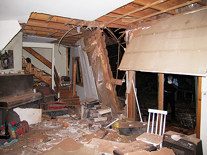 הבית נהרס (צילום: דוברות המועצה האזורית באר טוביה) (צילום: דוברות המועצה האזורית באר טוביה)