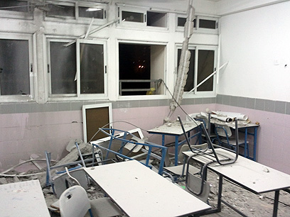הרס בבית ספר באשקלון מפגיעת רקטה, הערב (צילום: עידו ארז) (צילום: עידו ארז)