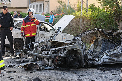 רכב שרוף בבאר שבע, הבוקר (צילום: הרצל יוסף) (צילום: הרצל יוסף)
