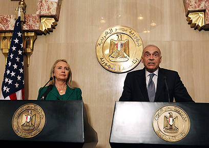 ההכרזה על הפסקת האש במצרים. עמרו וקלינטון (צילום: EPA) (צילום: EPA)