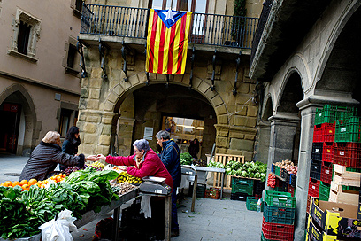 מחוז קטלוניה משלם יותר מסים ממה שהוא מקבל בחזרה מהממשלה במדריד (צילום: gettyimages) (צילום: gettyimages)