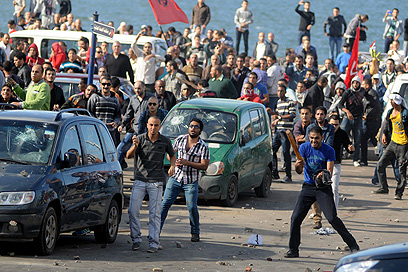 אלפי מפגינים נגד מורסי בקהיר (צילום: AFP) (צילום: AFP)