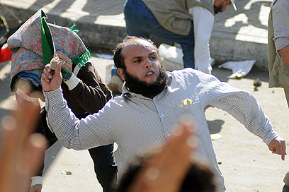התפרעויות גם בערים אחרות. בירת מצרים, היום (צילום: AFP) (צילום: AFP)