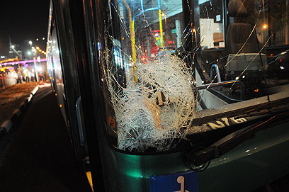 האוטובוס פגע בצעיר, שנהרג במקום (צילום: ירון ברנר) (צילום: ירון ברנר)