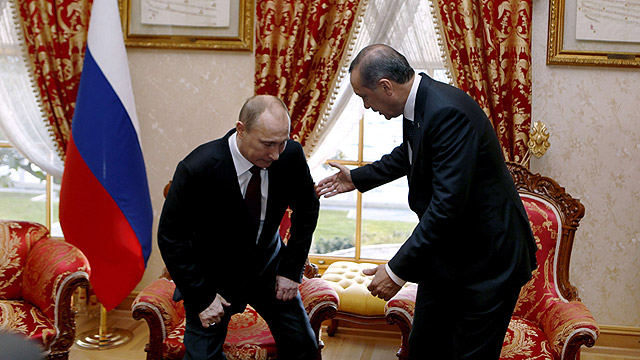 כשהיחסים היו טובים. "הרוסים יחזרו כשיהיו ערבויות" (צילום: AFP) (צילום: AFP)