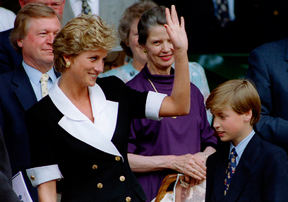 הנסיכה דיאנה עם בנה וויליאם ביולי 1994, 4 שנים לפני מותה (צילום: רויטרס) (צילום: רויטרס)