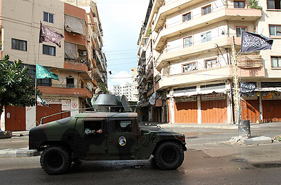 צבא לבנון ברחובות העיר הלבנונית המדממת (צילום: רויטרס) (צילום: רויטרס)