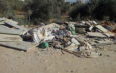 פסולת שנשרפה באיזור המשולש (צילום: חסן שעלאן) (צילום: חסן שעלאן)