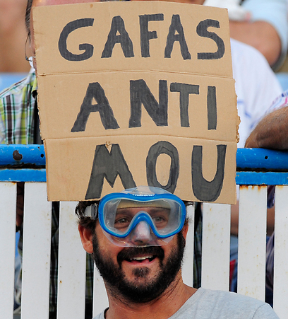 משקפיים אנטי מוריניו. ריאל נתקלת בעוינות בכל המגרשים בספרד (צילום: Gettyimages) (צילום: Gettyimages)