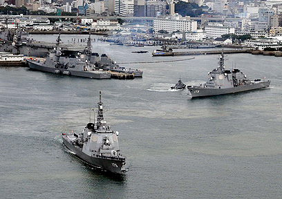 ספינות שמצוידות באגיס. קו ההגנה הראשון (צילום: רויטרס/Kyodo) (צילום: רויטרס/Kyodo)