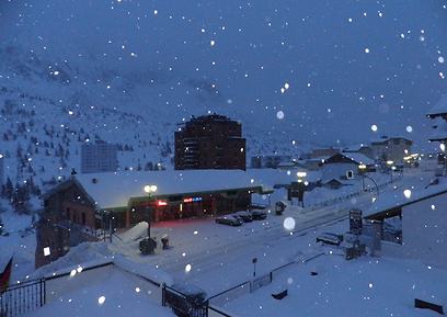 גובה השלג בעיירה: 40 ס"מ. קפרון (צילום: עמית פנסקי) (צילום: עמית פנסקי)