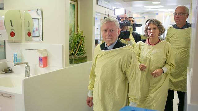 מבקר המדינה מסייר בבית החולים הדסה (צילום: אוהד צויגנברג) (צילום: אוהד צויגנברג)