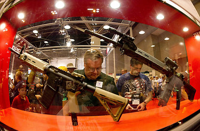 תערוכת נשק בחסות ה-NRA במיזורי (צילום: AFP) (צילום: AFP)