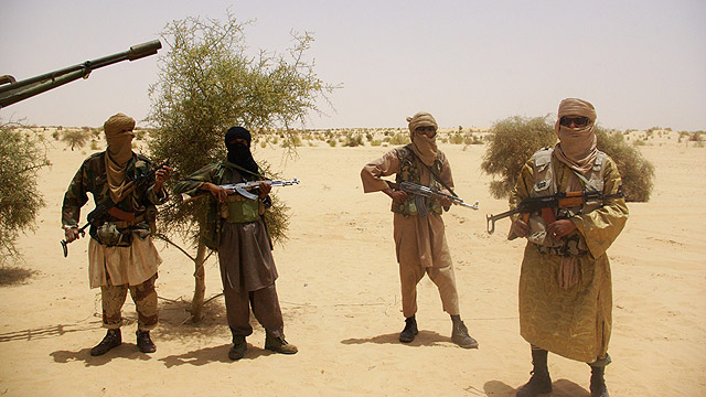 לוחמי אל-קאעידה בצפון מאלי (צילום: AP) (צילום: AP)