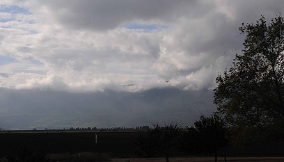 עננים מעל קריית שמונה  (צילום: אביהו שפירא) (צילום: אביהו שפירא)