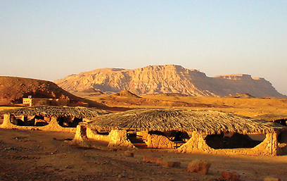 חאן בארות במכתש רמון (צילום: רשות הטבע והגנים) (צילום: רשות הטבע והגנים)