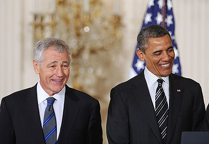 הייגל עם הנשיא אובמה (צילום: MCT) (צילום: MCT)