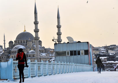 מעטה לבן דק כיסה את איסטנבול (צילום: AFP) (צילום: AFP)