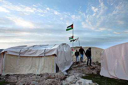 אוהלים בשטח (צילום: EPA) (צילום: EPA)