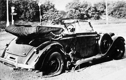 מכוניתו של היידריך לאחר ההתנקשות. הוא מת  מזיהום לאחר כמ ימים (צילום: באדיבות טבע הדברים) (צילום: באדיבות טבע הדברים)