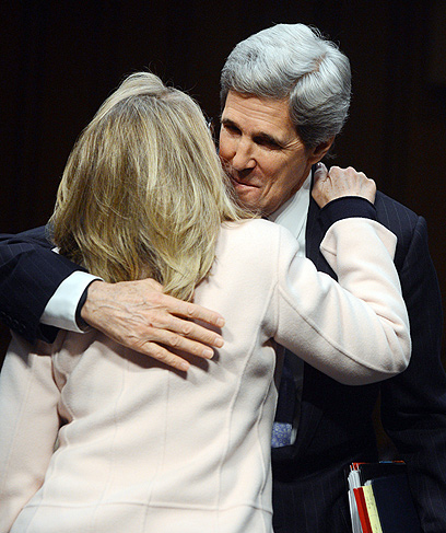 קרי וקלינטון בשימוע  (צילום: AFP) (צילום: AFP)