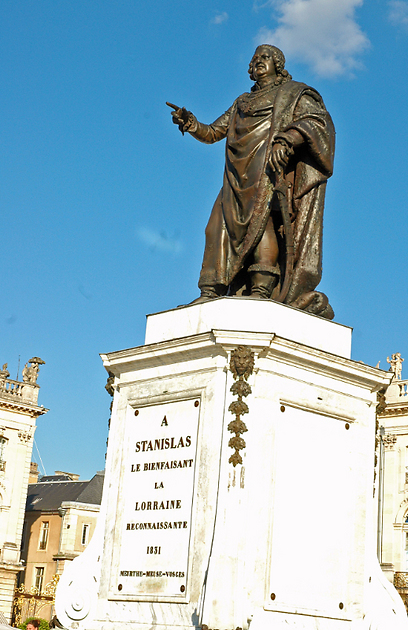 נהנתן. פסלו של סטניסלאס, שליט לוריין, בעיר נאנסי (צילום: יפה עירון קוץ) (צילום: יפה עירון קוץ)