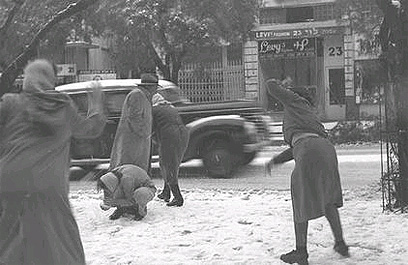 מלחמת שלג. לפני 63 שנה בתל-אביב (צילום: דוד אלדן, לע"מ) (צילום: דוד אלדן, לע