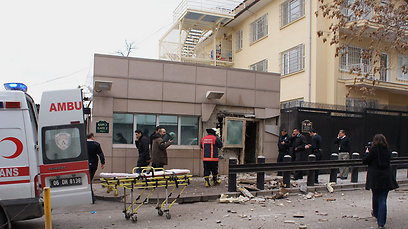 ההרס באזור השגרירות (צילום: AFP) (צילום: AFP)