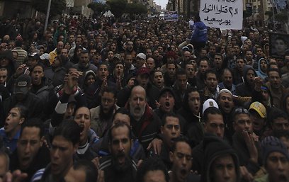 המוני מפגינים בפורט סעיד. איומים במרי (צילום: רויטרס) (צילום: רויטרס)