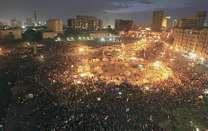 כיכר תחריר בקהיר, הערב (צילום: רויטרס) (צילום: רויטרס)