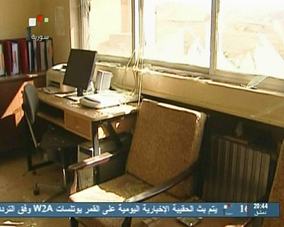 תוצאות התקיפה, לפי הטלוויזיה הסורית (צילום: AFP, SYRIAN TV) (צילום: AFP, SYRIAN TV)