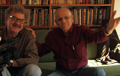 אבי מוגרבי (משמאל) והמורה שלו עלי אל-אזהרי (צילום: פיליפ בלאיש) ()