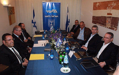 Likud, Yesh Atid negotiation teams (Photo: Moti Kimchi) (Photo: Moti Kimchi)