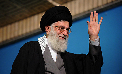 "אם איראן תרצה נשק גרעיני אף אחד לא יוכל לעצור אותה". חמינאי (צילום: AFP) (צילום: AFP)