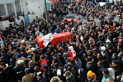 מסע הלוויה בבירה תוניס (צילום: AFP) (צילום: AFP)