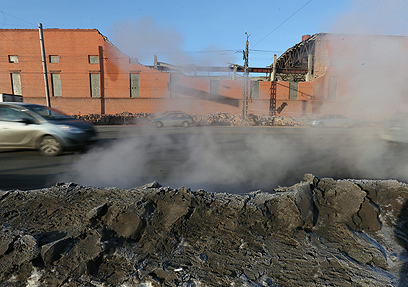 נזקים במקום פיצוץ המטאוריט  (צילום: EPA) (צילום: EPA)