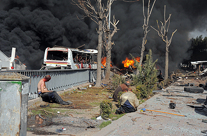 הרס סביב אזור הפיגוע (צילום: AFP) (צילום: AFP)