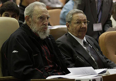 האחים קסטרו בהנהגת קובה מאז 1959 (צילום: EPA) (צילום: EPA)