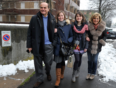 משפחת ברסני: פייר לואיג'י, רעייתו דניאלה ובנותיהם אליסה ומרגריטה (צילום: רויטרס) (צילום: רויטרס)
