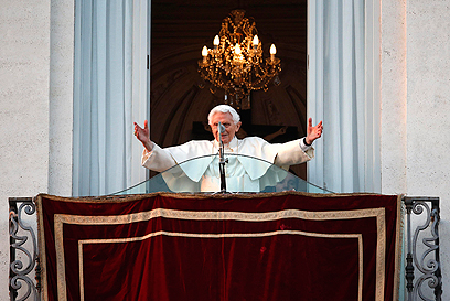 Pope addresses followers for last time (Photo: Reuters)