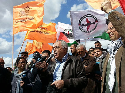 ראש הממשלה הפלסטיני פיאד, היום בבילעין (צילום: רועי עידן) (צילום: רועי עידן)