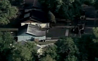 הבית נהרס כליל, השכנים בבתים הסמוכים פונו (צילום: רויטרס) (צילום: רויטרס)