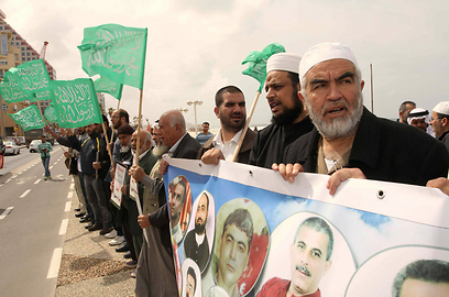 הביע תמיכה בעצירים המנהליים. שייח סלאח בהפגנה (צילום: עידו ארז) (צילום: עידו ארז)