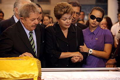 נשיאי ברזיל בעבר ובהווה סילבה דה לולה ודילמה רוסף נפרדים (צילום: רויטרס) (צילום: רויטרס)