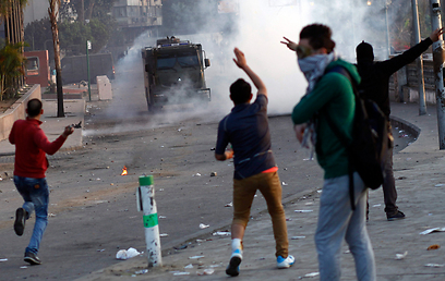 התפרעויות בפורט סעיד. מצרים גולשת לאנרכיה ביטחונית (צילום: AFP) (צילום: AFP)