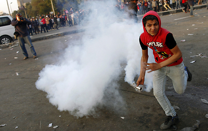 המחאה במצרים. בין ההרוגים ילד בן 8 (צילום: AFP) (צילום: AFP)