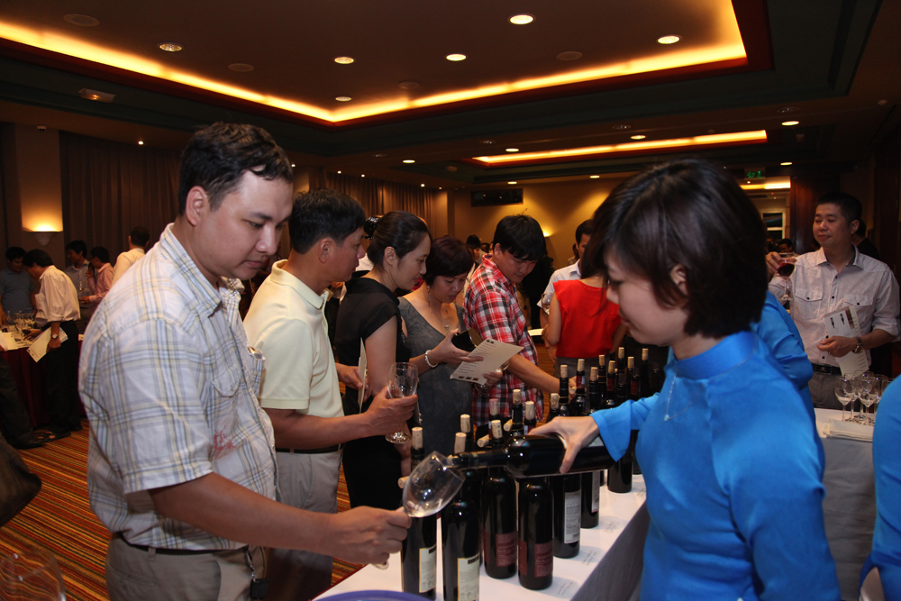 אירוע השקה של יין ישראלי בוויטנאם (צילום: עינת הלוי לוין) (צילום: עינת הלוי לוין)