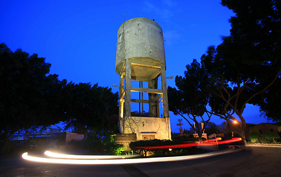 מגדל מים בקיבוץ נגבה (צילום: חן ליאופולד) (צילום: חן ליאופולד)