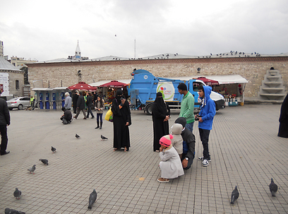 נשים באיסטנבול אתמול. מזכיר את איראן (צילום: איתמר אייכנר) (צילום: איתמר אייכנר)